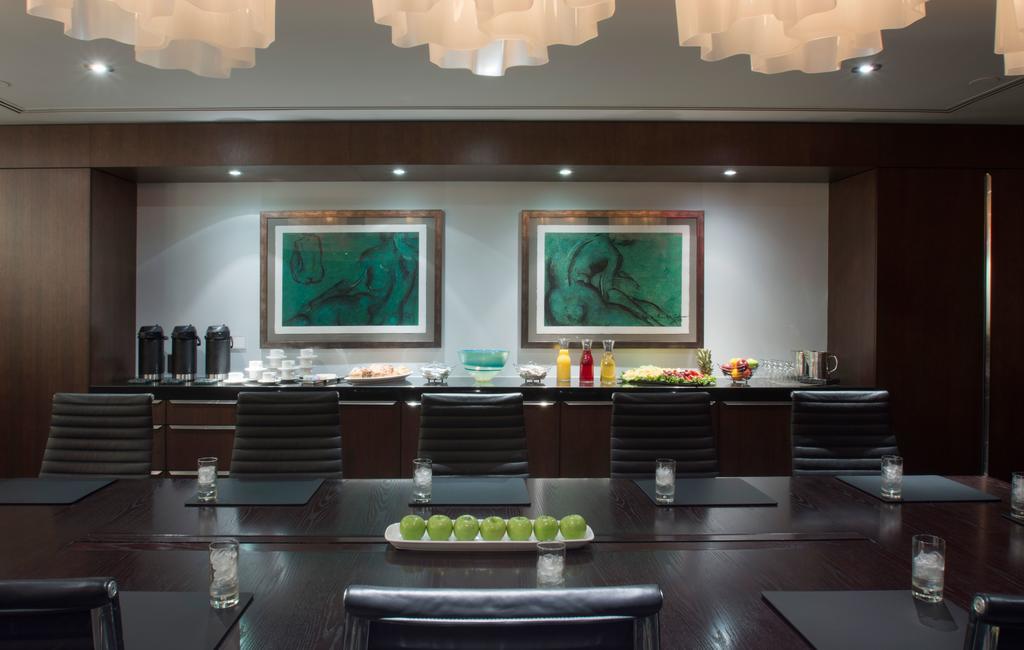 Hotel Murano Tacoma Ngoại thất bức ảnh The lounge at the airport