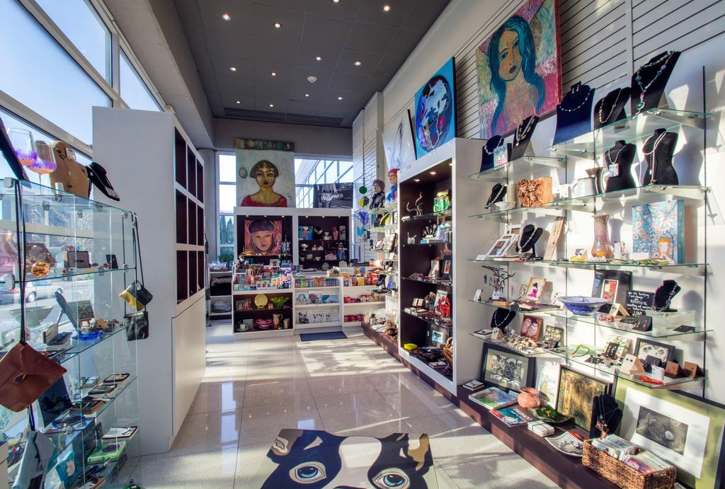 Hotel Murano Tacoma Ngoại thất bức ảnh A store in Madrid